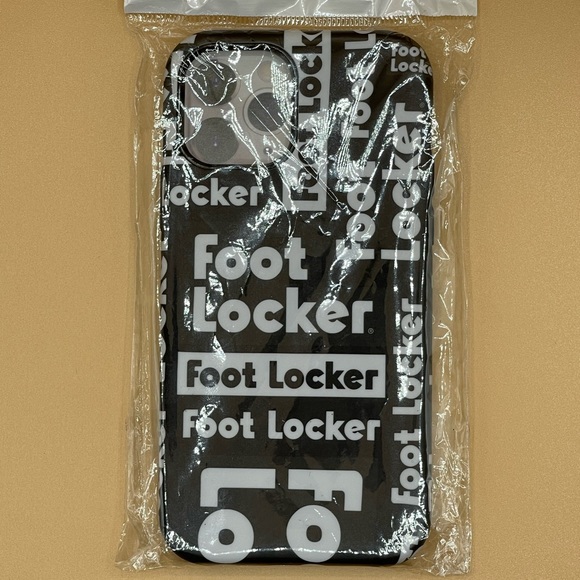 iphone 12 phone case foot locker case 6.1. New - Picture 7 of 7